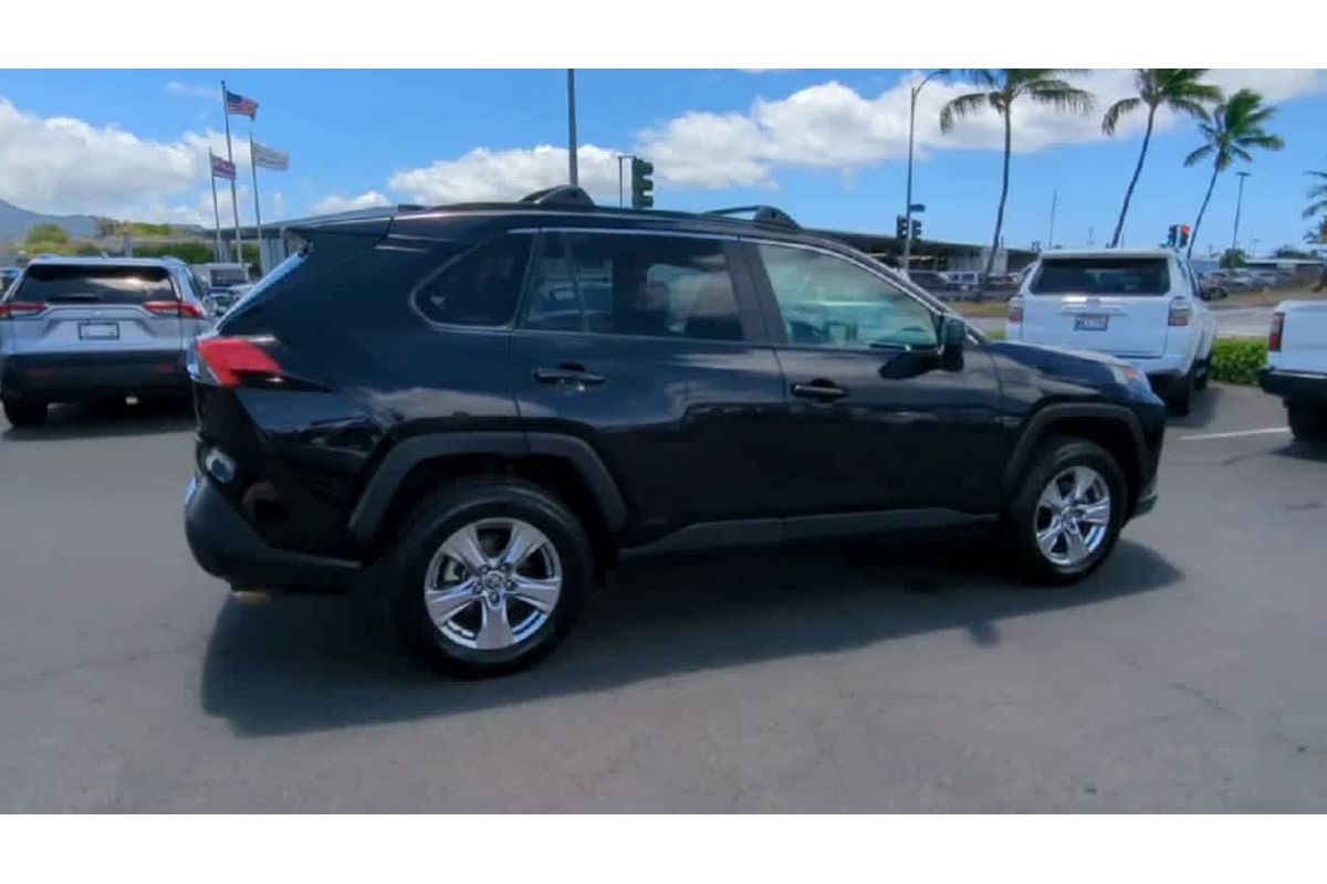 2022 Toyota RAV4 Hybrid LE