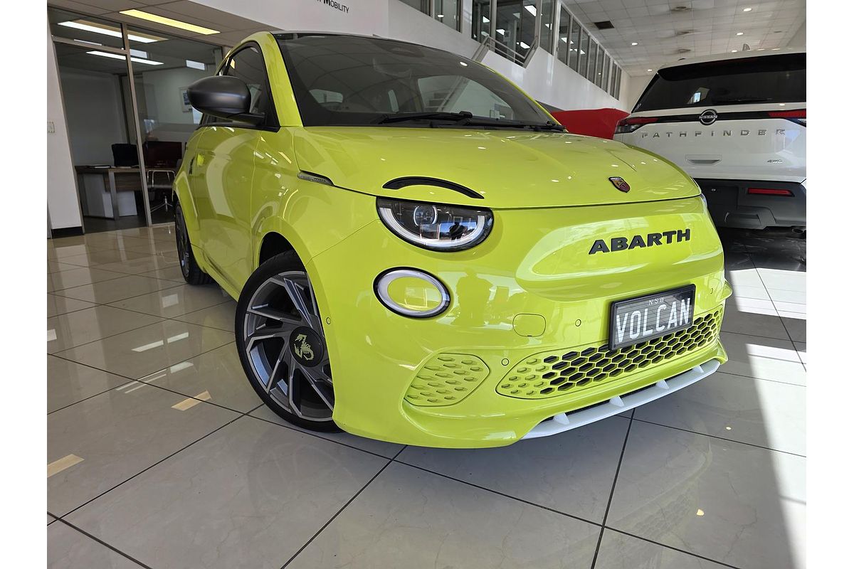 2023 Abarth 500e Scorpionissima
