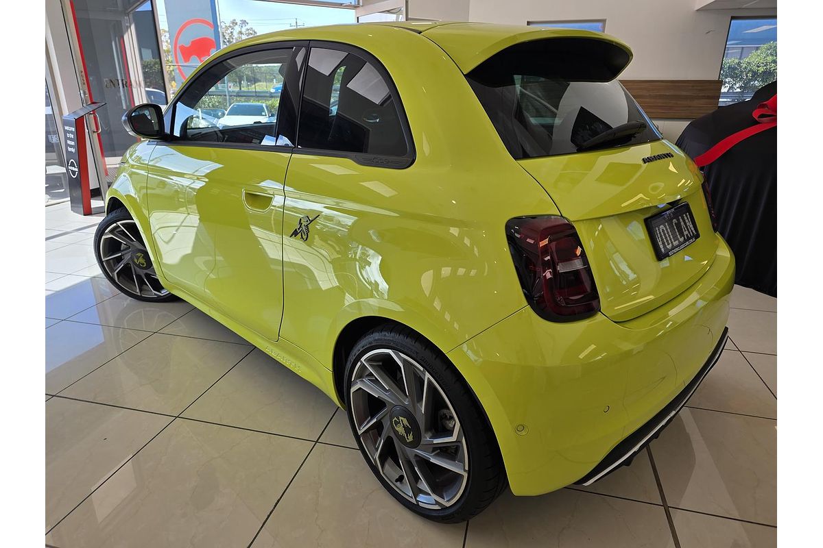 2023 Abarth 500e Scorpionissima