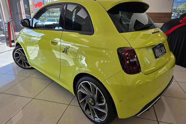2023 Abarth 500e Scorpionissima