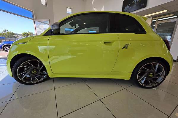 2023 Abarth 500e Scorpionissima