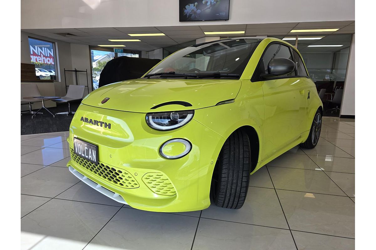 2023 Abarth 500e Scorpionissima