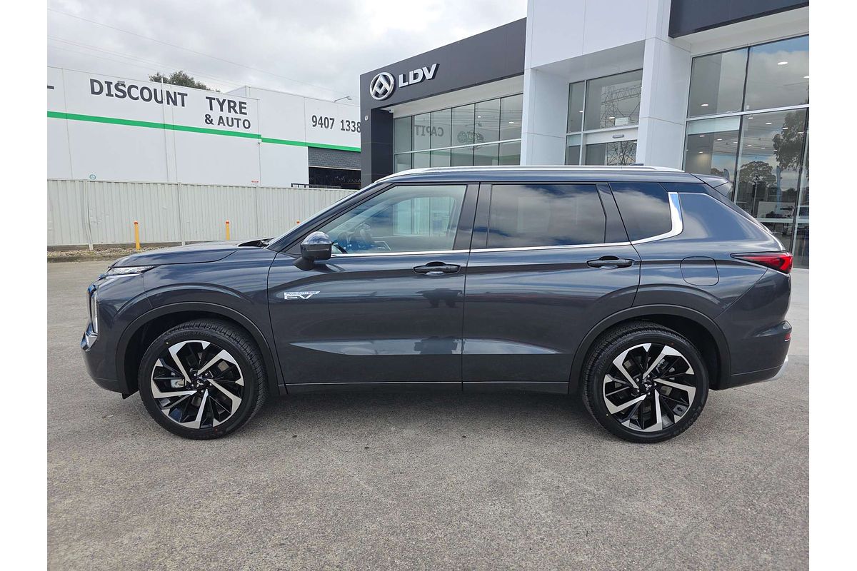 2025 Mitsubishi Outlander PHEV Exceed ZM