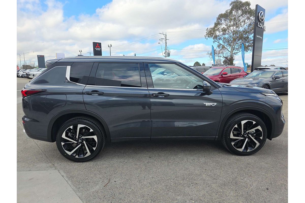 2025 Mitsubishi Outlander PHEV Exceed ZM