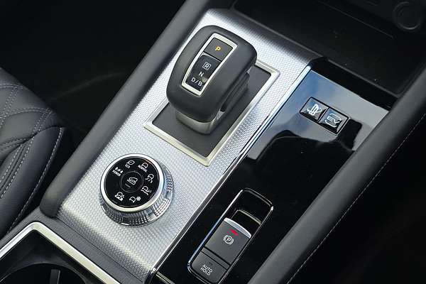 2025 Mitsubishi Outlander PHEV Exceed ZM