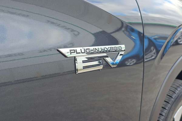 2025 Mitsubishi Outlander PHEV Exceed ZM