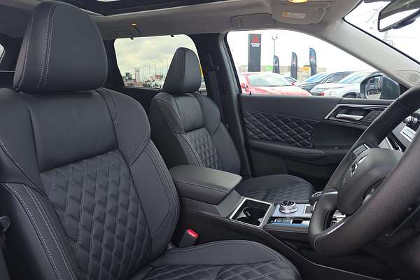 2025 Mitsubishi Outlander PHEV Exceed ZM