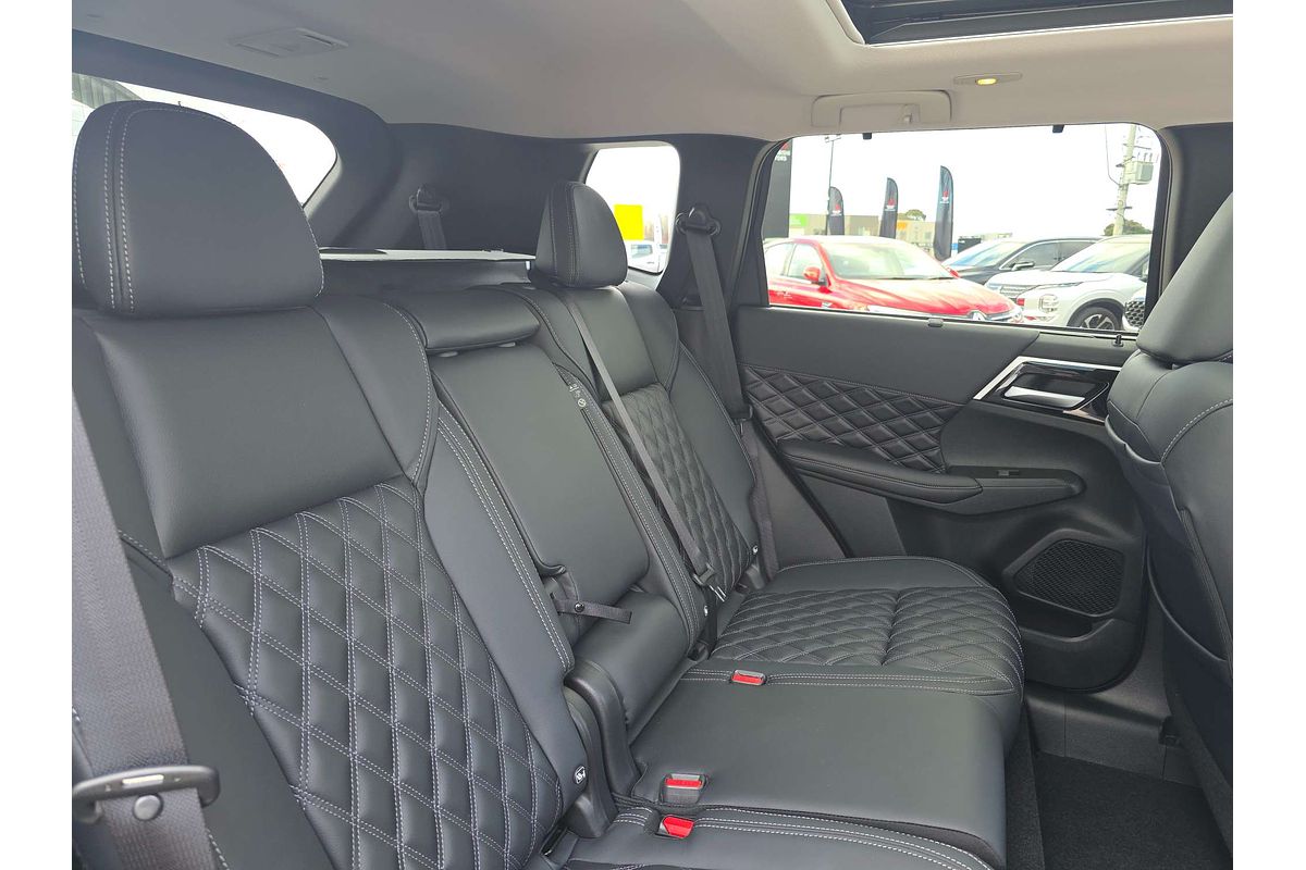 2025 Mitsubishi Outlander PHEV Exceed ZM