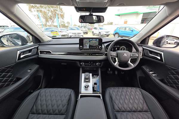 2025 Mitsubishi Outlander PHEV Exceed ZM