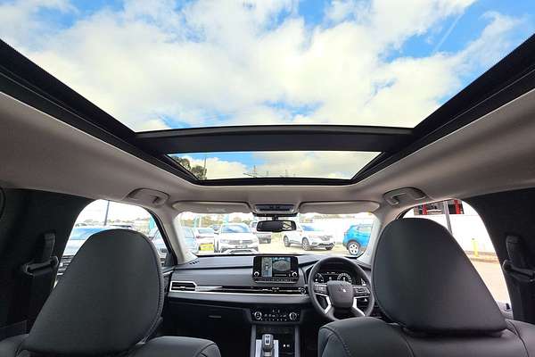 2025 Mitsubishi Outlander PHEV Exceed ZM