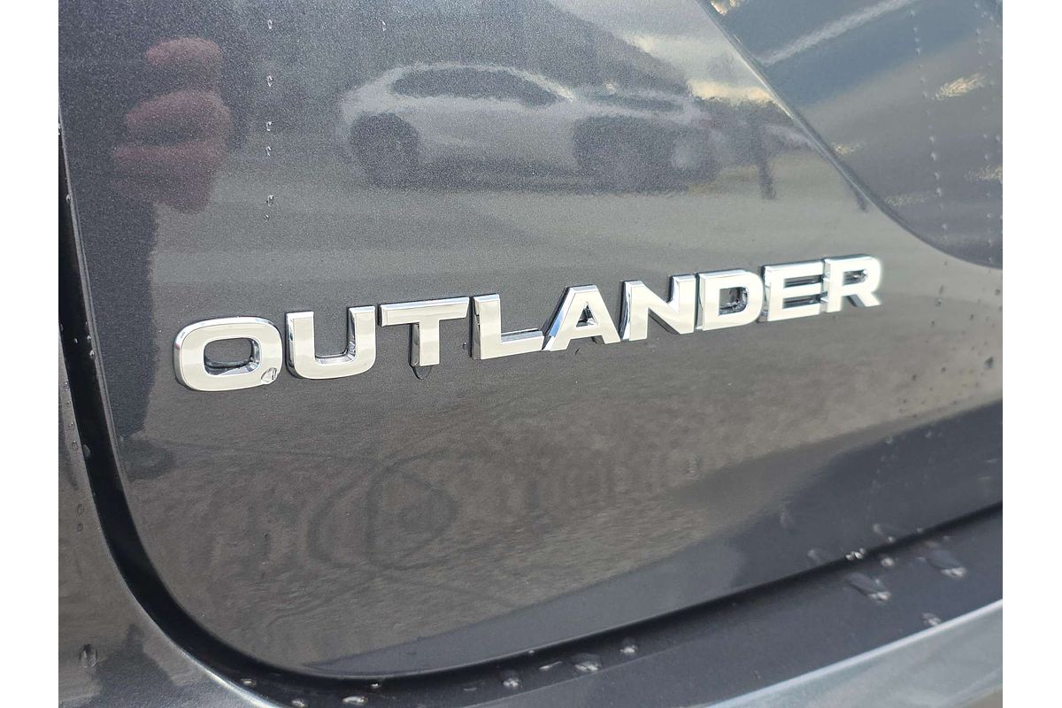 2025 Mitsubishi Outlander PHEV Exceed ZM