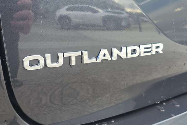 2025 Mitsubishi Outlander PHEV Exceed ZM