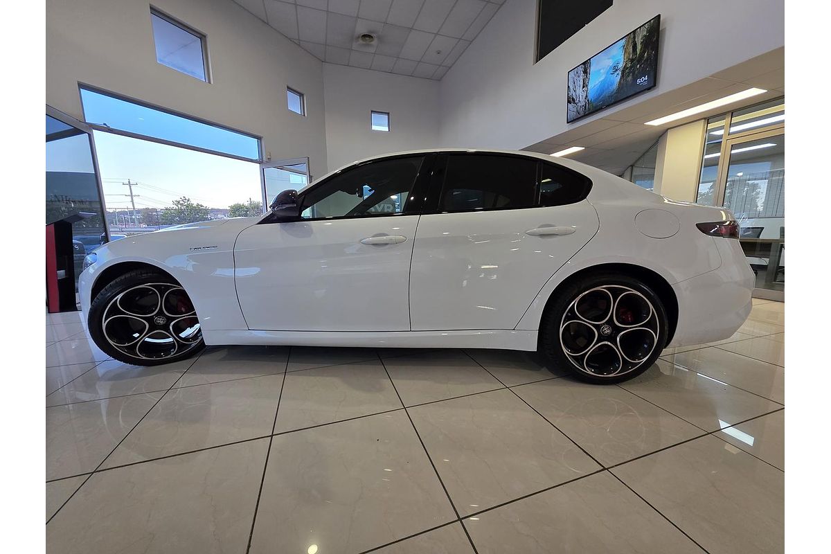 2023 Alfa Romeo Giulia Veloce Series 4