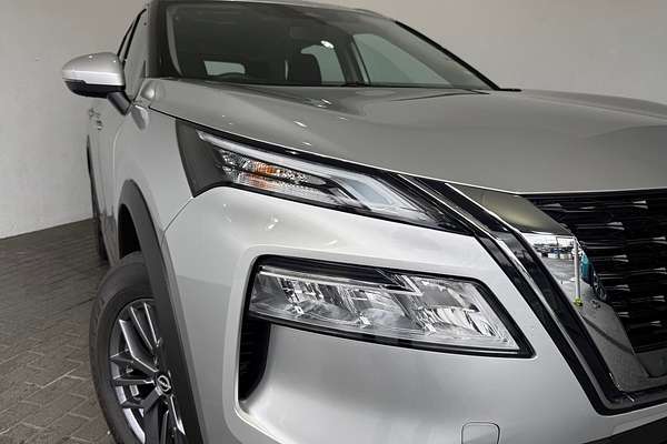 2025 Nissan X-TRAIL ST T33