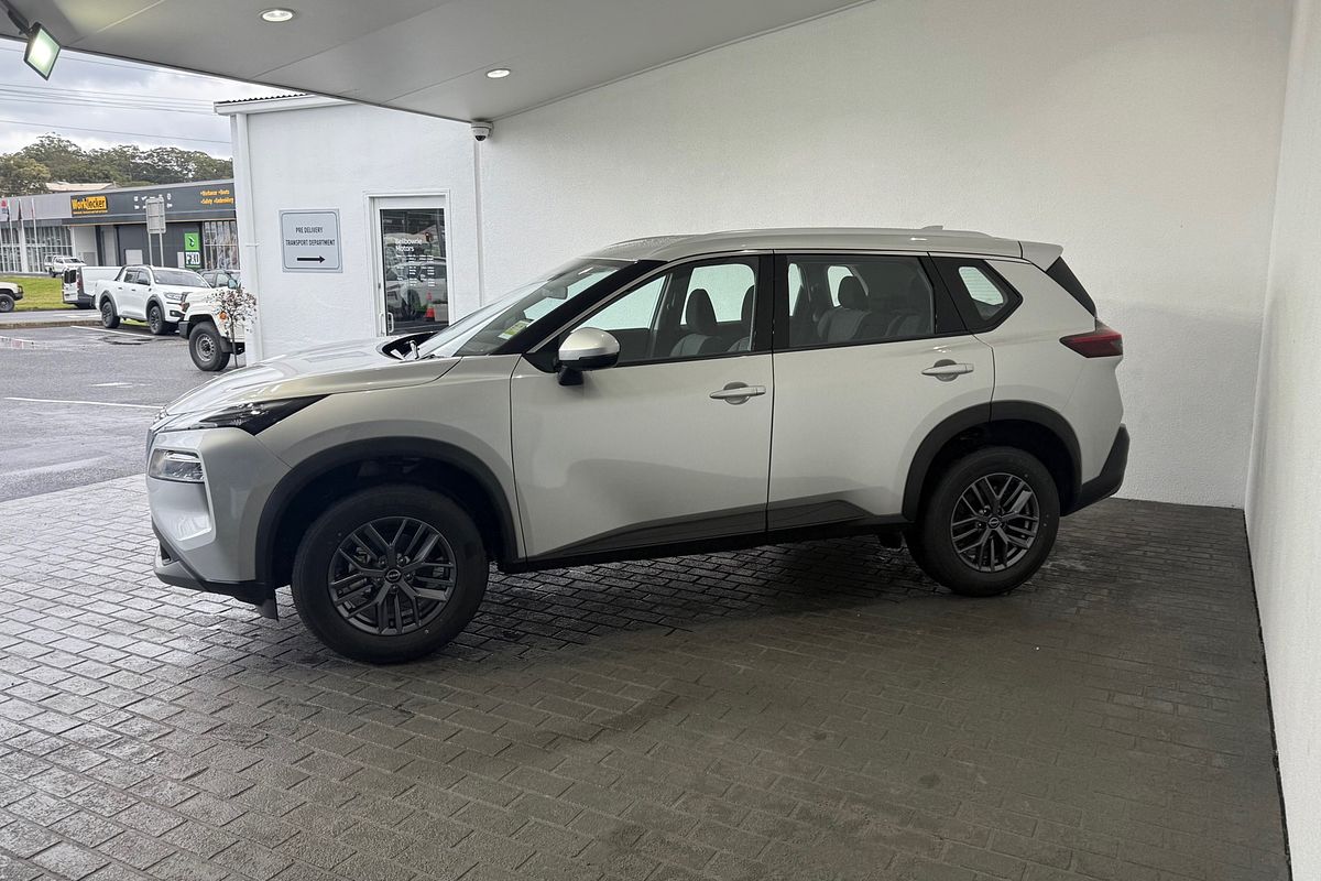 2025 Nissan X-TRAIL ST T33