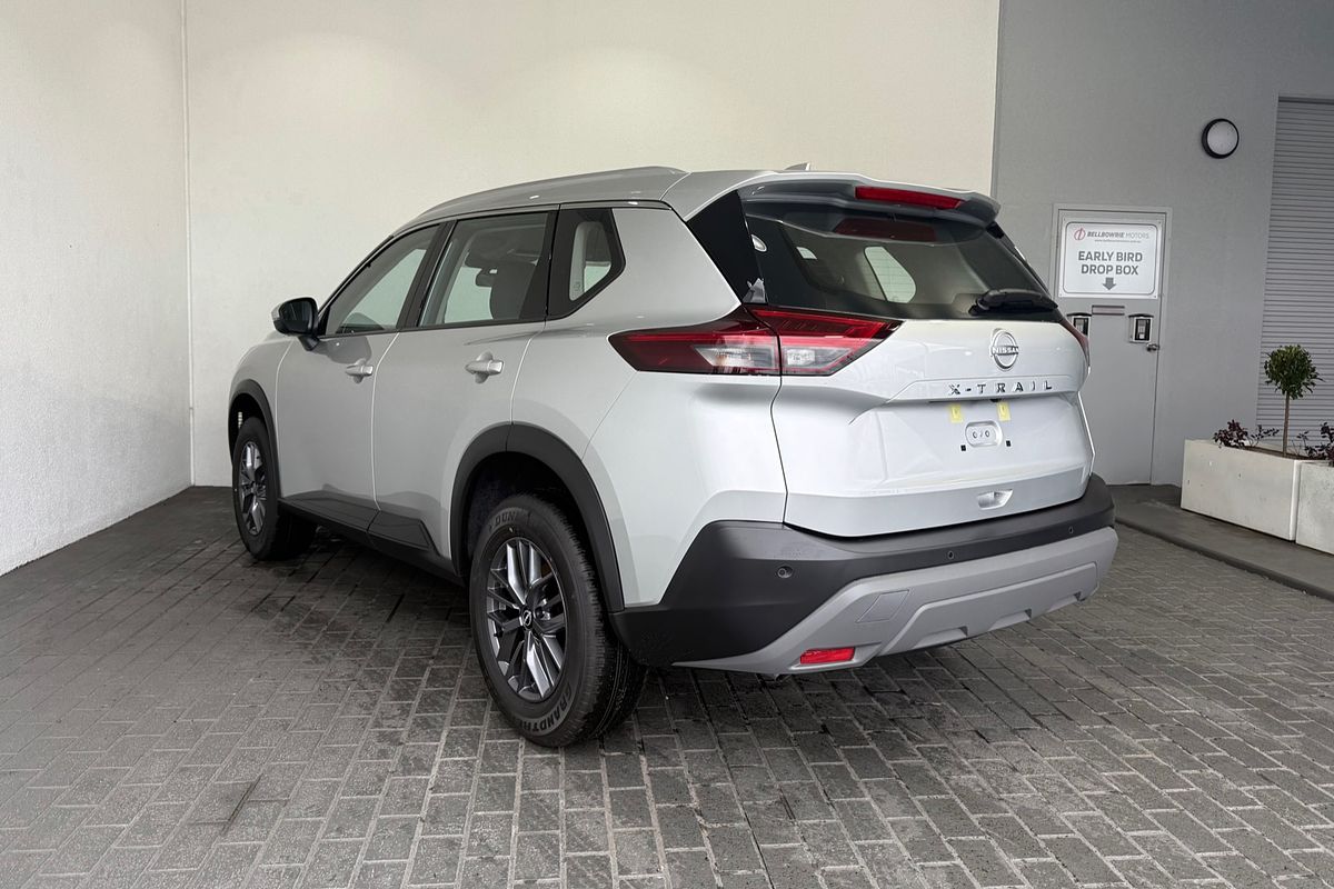 2025 Nissan X-TRAIL ST T33