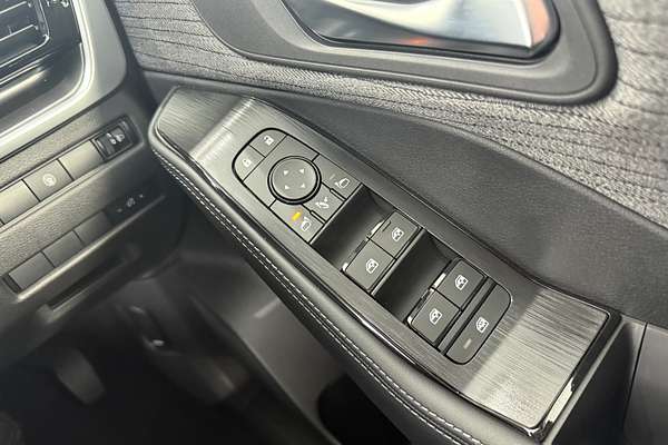 2025 Nissan X-TRAIL ST T33