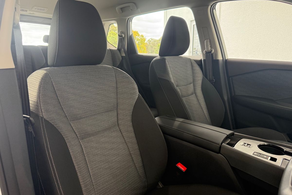 2025 Nissan X-TRAIL ST T33