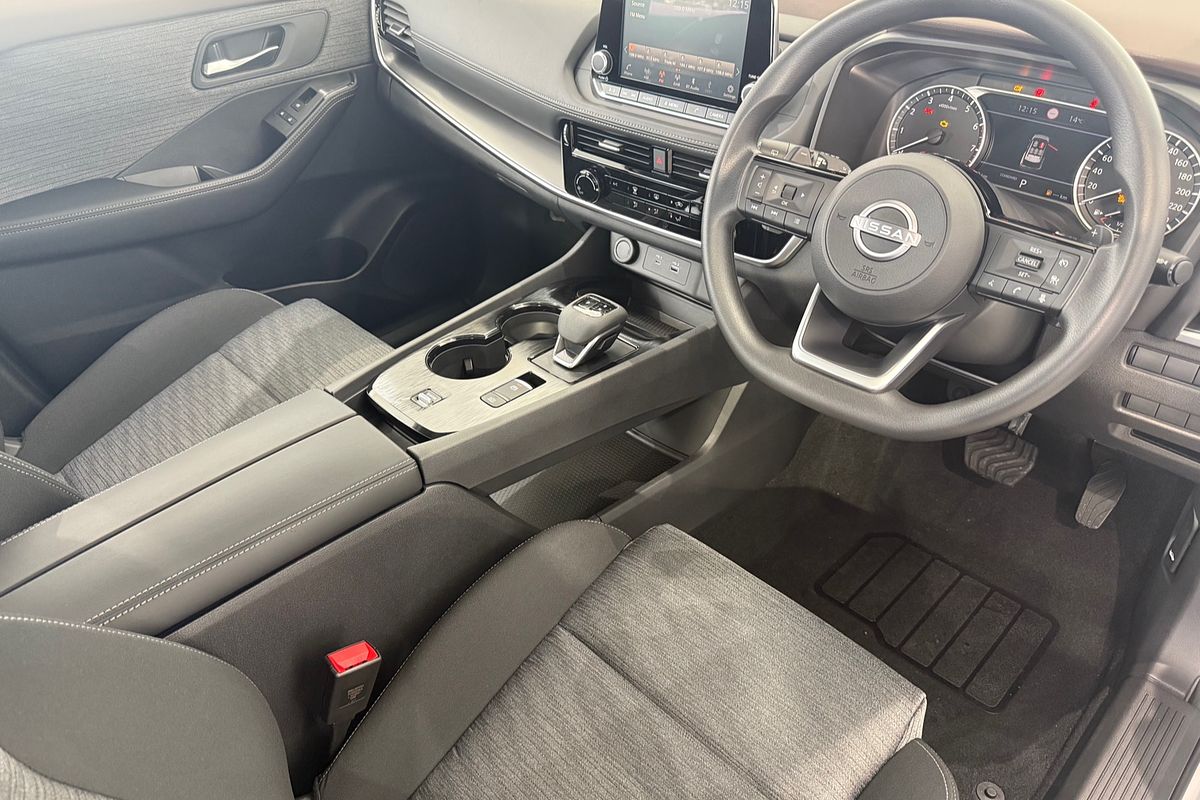 2025 Nissan X-TRAIL ST T33