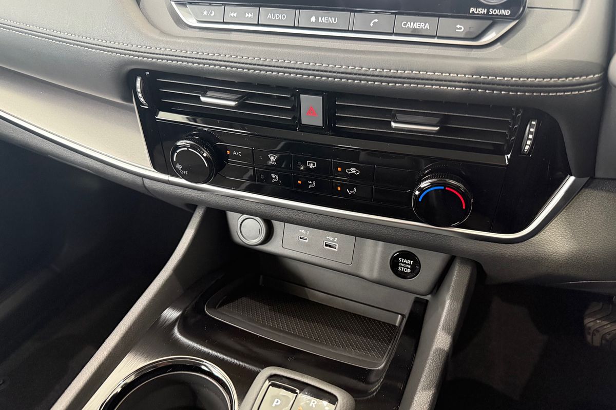 2025 Nissan X-TRAIL ST T33