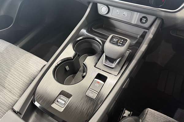 2025 Nissan X-TRAIL ST T33