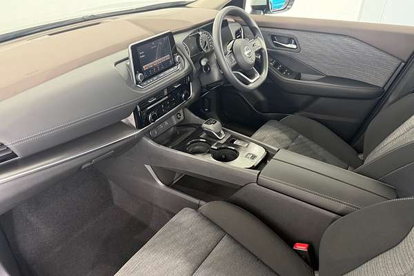 2025 Nissan X-TRAIL ST T33