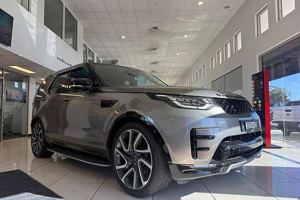 2017 Land Rover Discovery SD4 S Series 5