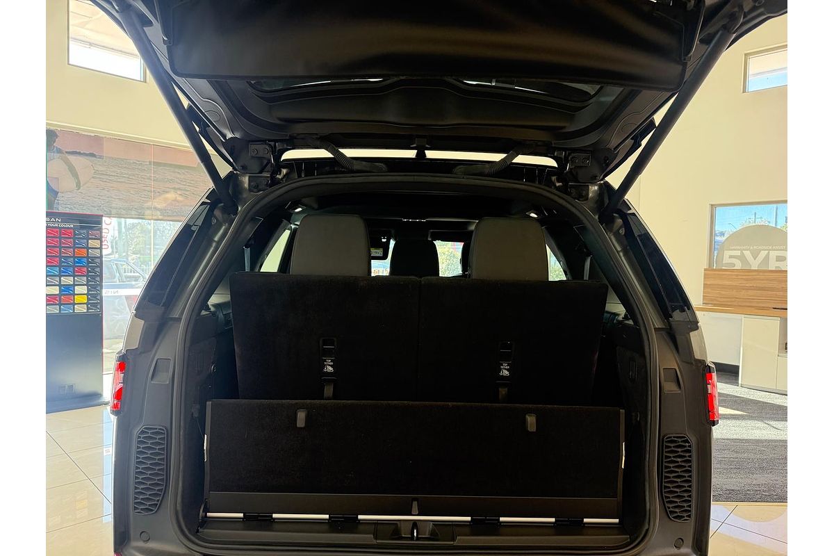 2017 Land Rover Discovery SD4 S Series 5