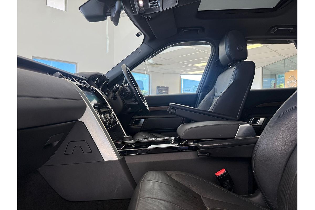 2017 Land Rover Discovery SD4 S Series 5