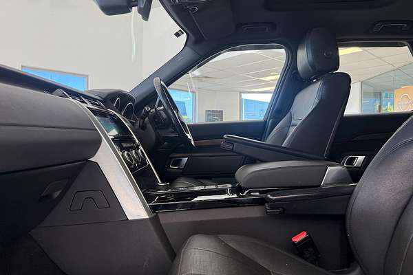 2017 Land Rover Discovery SD4 S Series 5
