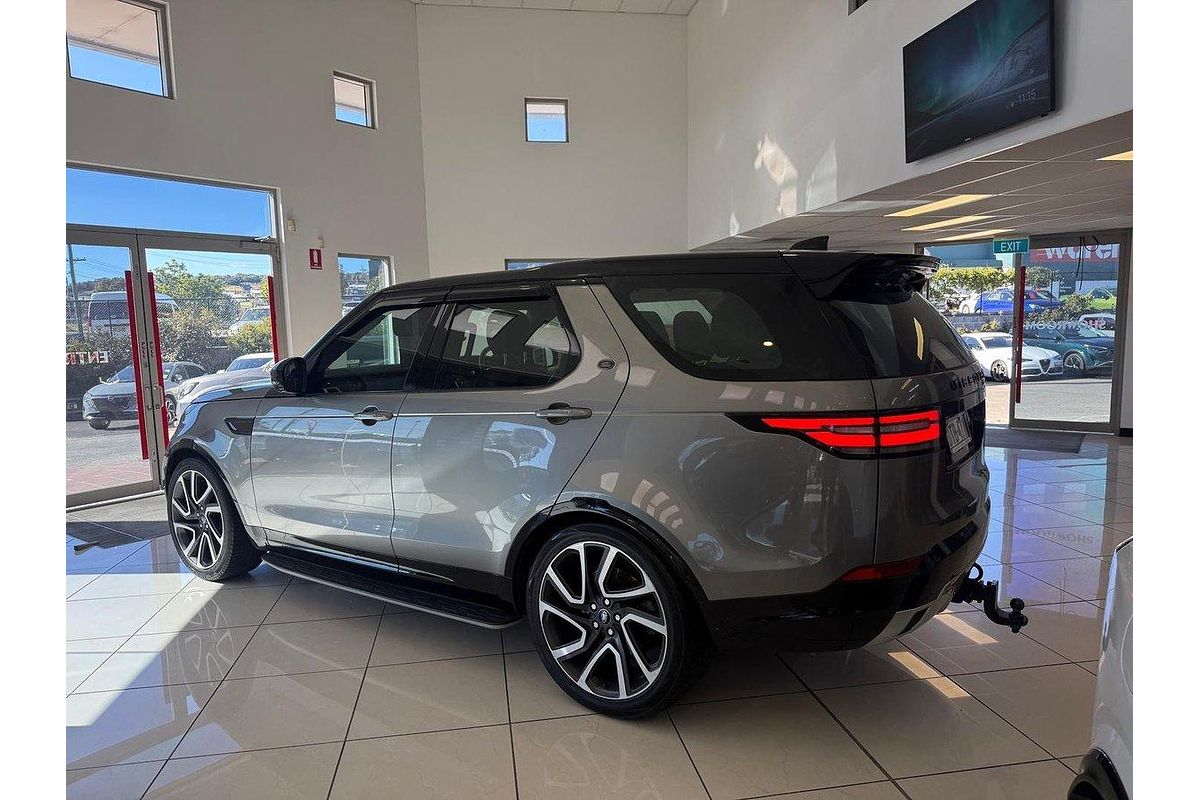 2017 Land Rover Discovery SD4 S Series 5