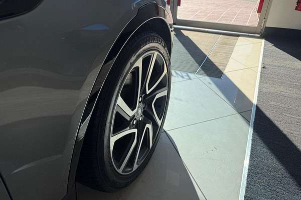 2017 Land Rover Discovery SD4 S Series 5