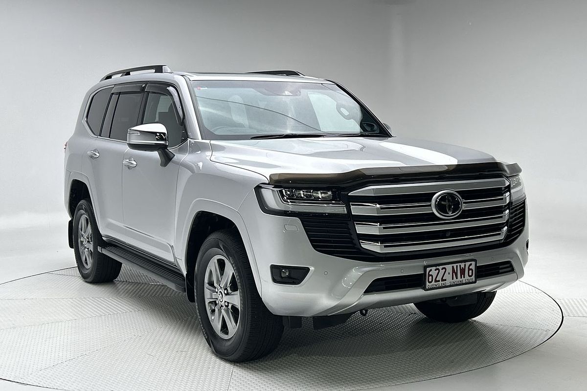 2023 Toyota Landcruiser Sahara FJA300R