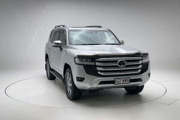 2023 Toyota Landcruiser Sahara FJA300R