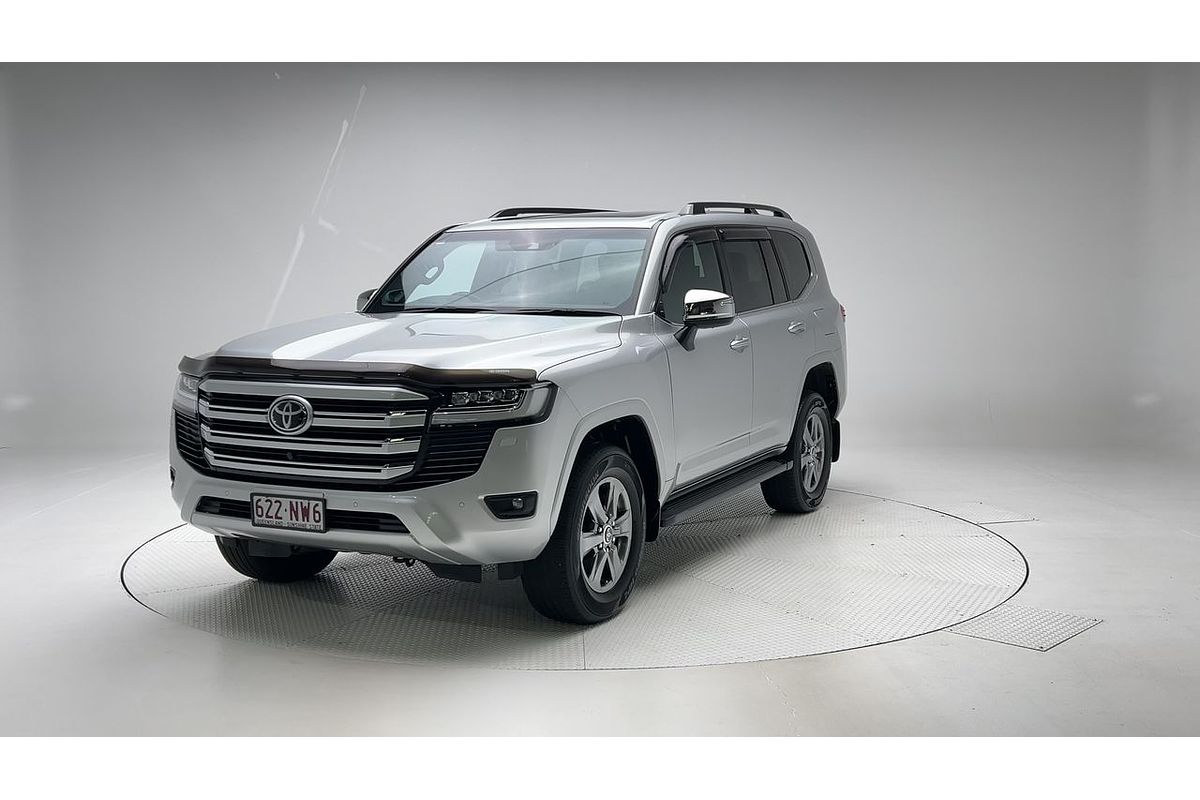 2023 Toyota Landcruiser Sahara FJA300R