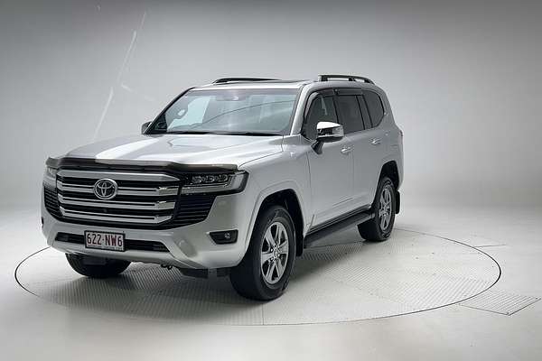 2023 Toyota Landcruiser Sahara FJA300R
