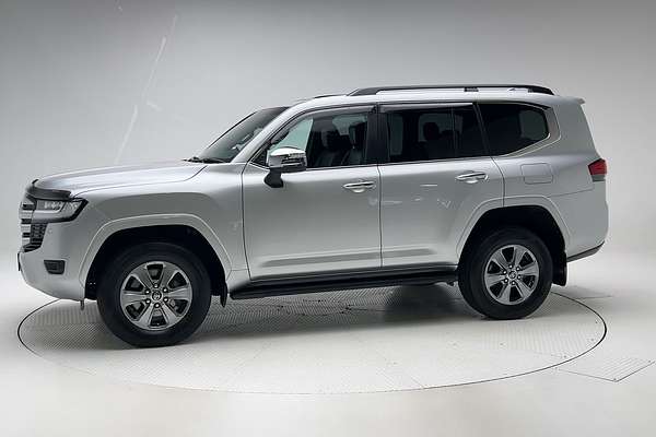 2023 Toyota Landcruiser Sahara FJA300R
