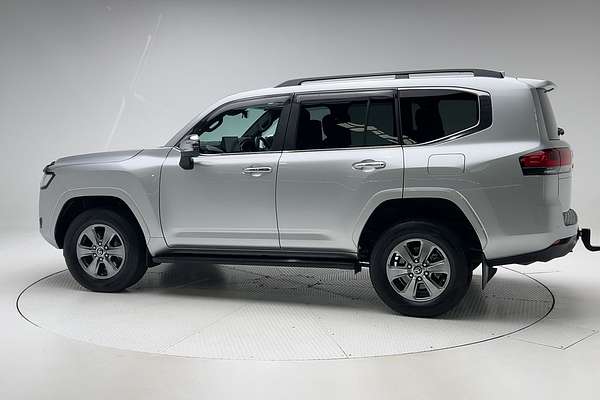 2023 Toyota Landcruiser Sahara FJA300R