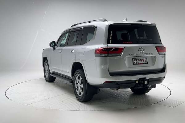 2023 Toyota Landcruiser Sahara FJA300R