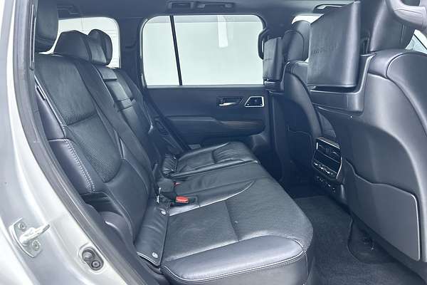 2023 Toyota Landcruiser Sahara FJA300R