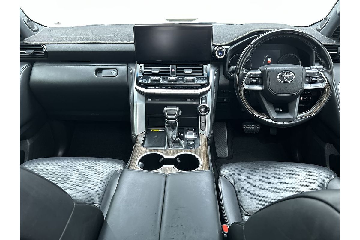 2023 Toyota Landcruiser Sahara FJA300R