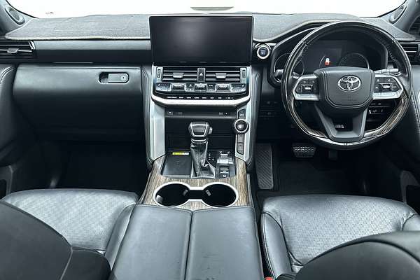 2023 Toyota Landcruiser Sahara FJA300R