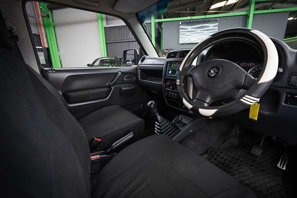 2010 Suzuki Jimny Sierra SN413 T6