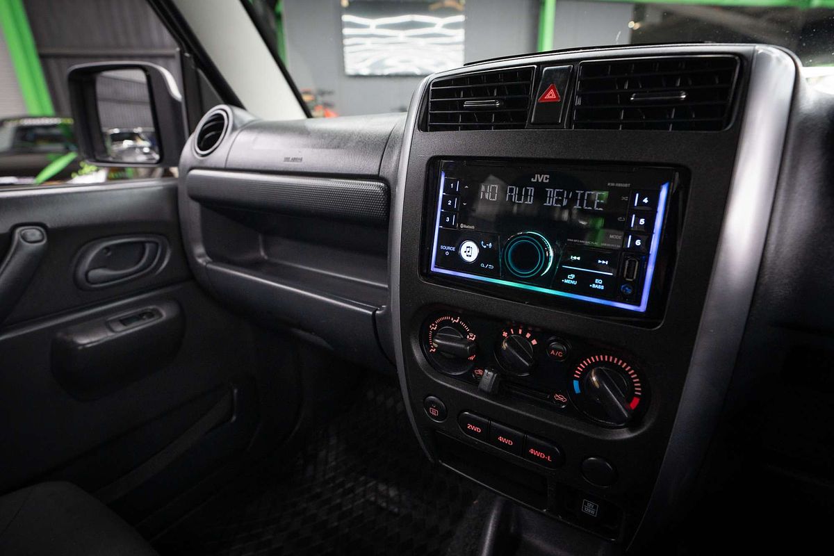 2010 Suzuki Jimny Sierra SN413 T6