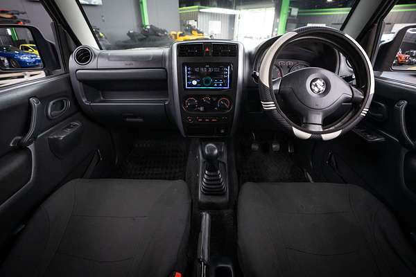2010 Suzuki Jimny Sierra SN413 T6