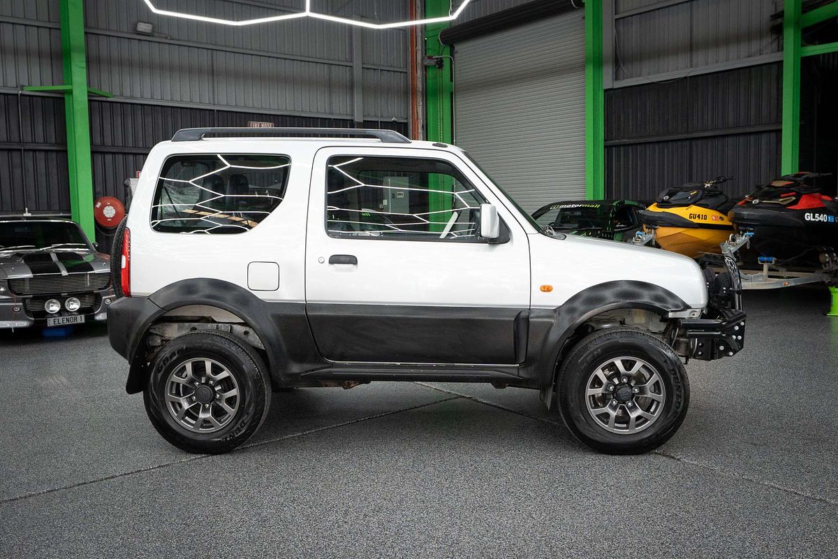 2010 Suzuki Jimny Sierra SN413 T6