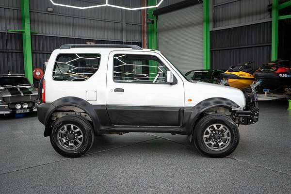 2010 Suzuki Jimny Sierra SN413 T6