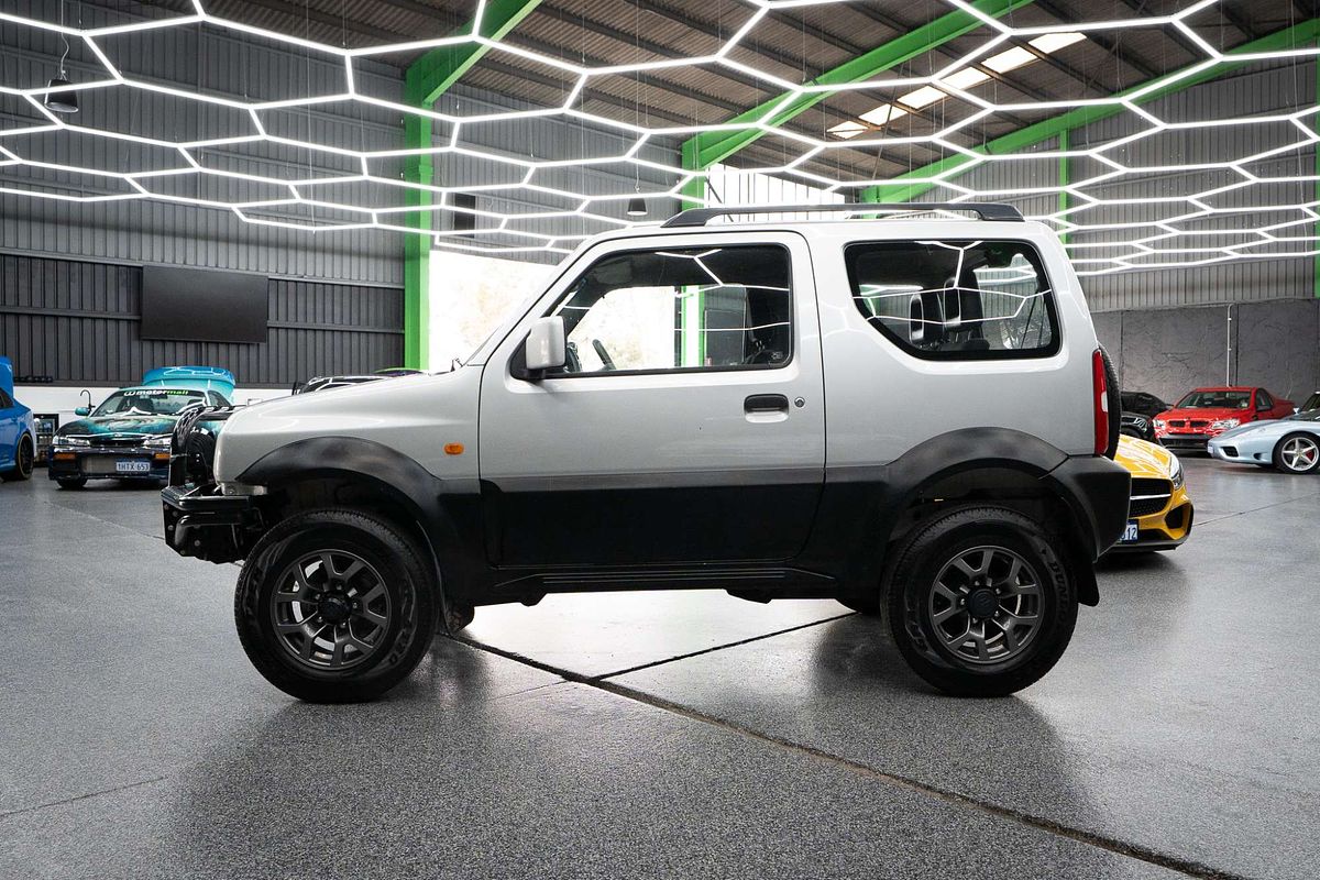 2010 Suzuki Jimny Sierra SN413 T6