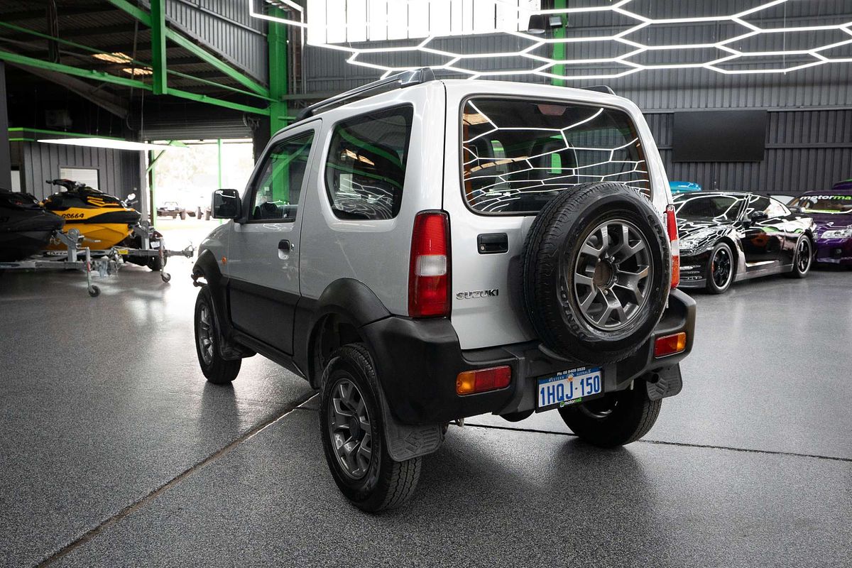 2010 Suzuki Jimny Sierra SN413 T6