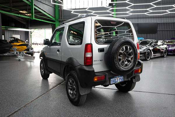 2010 Suzuki Jimny Sierra SN413 T6